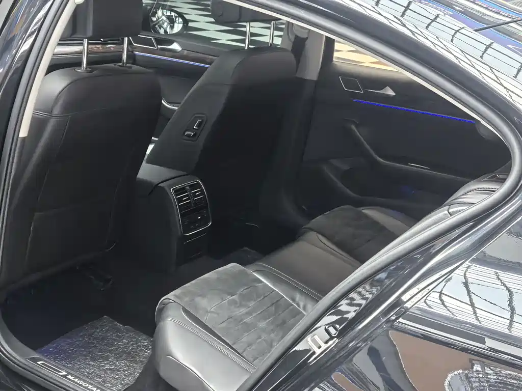 Magotan 330 TSI DSG Luxury