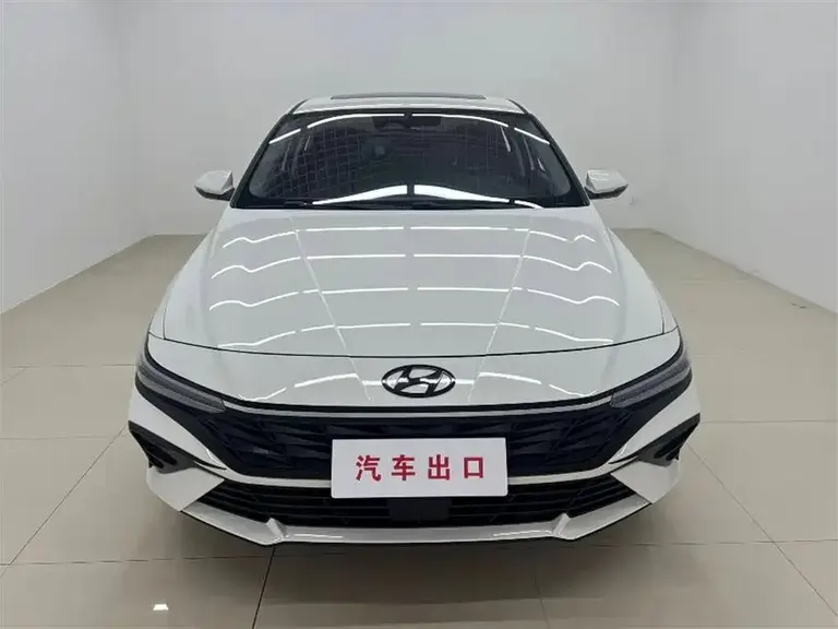 Hyundai Elantra 1.5 L CVT LUX Distinguished