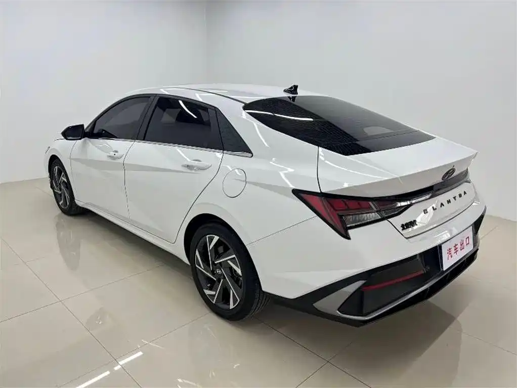 Elantra 1.5 L CVT LUX Distinguished
