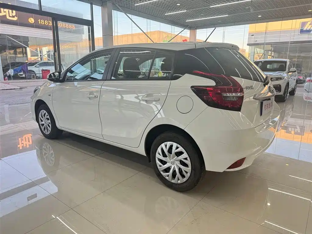 Vios FS 1.5 L CVT Sharp Speed CARE