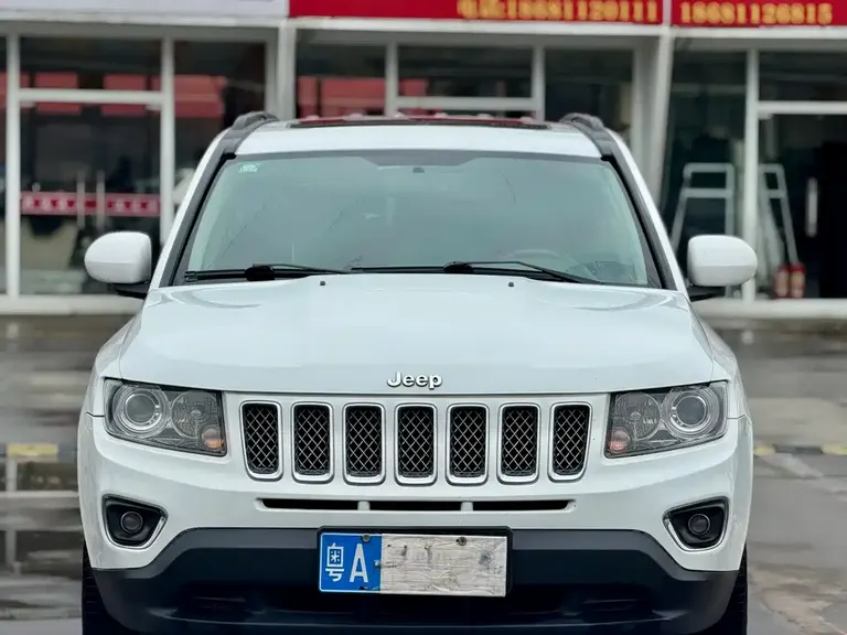 Jeep Compass (Import) 指南者进口 2014款 改款 2.4 L 四驱豪华导航版