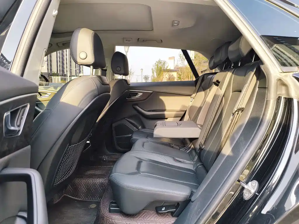 Audi Q8 55 TFSI Luxury Dynamic