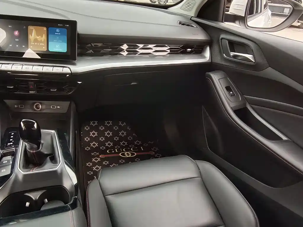 MG5 180 DVVT CVT Youth Luxury