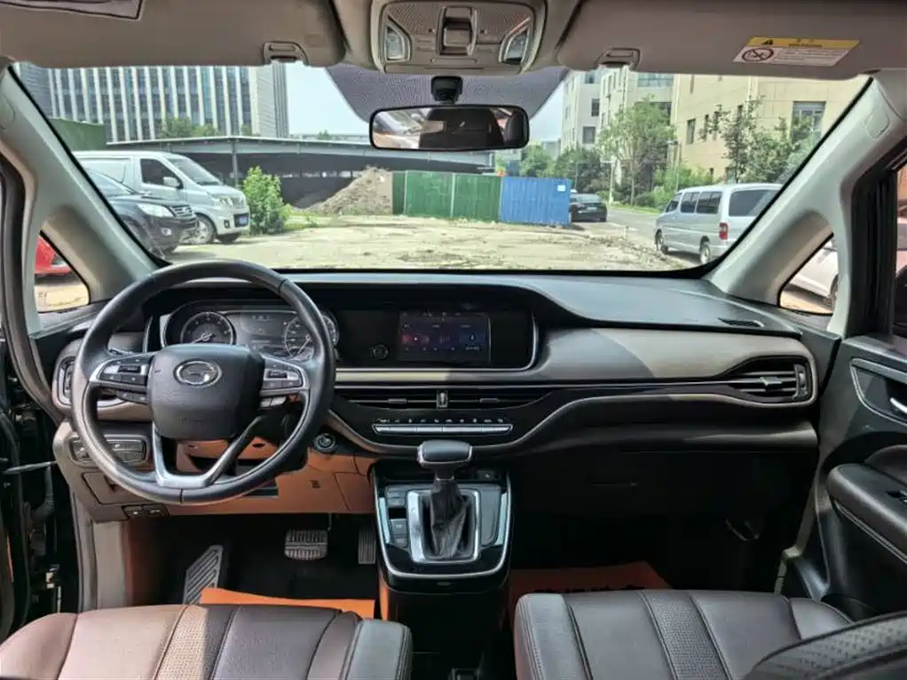 GAC Trumpchi M6 270 T DCT Luxury (7-seat)