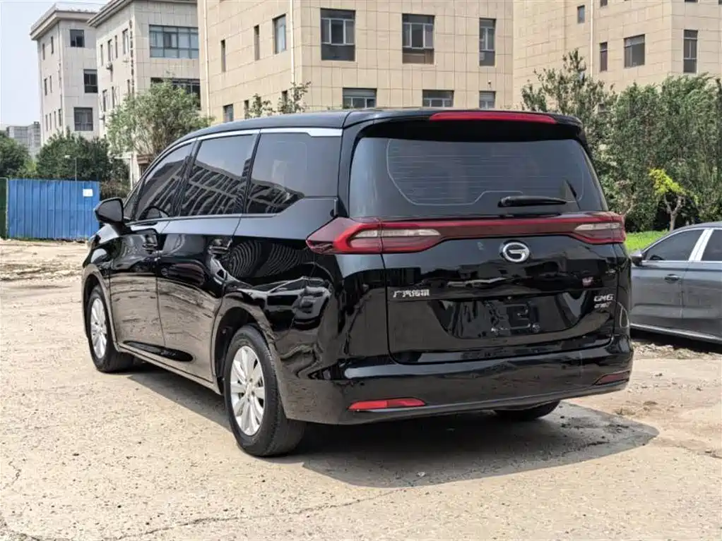 GAC Trumpchi M6 270 T DCT Luxury (7-seat)