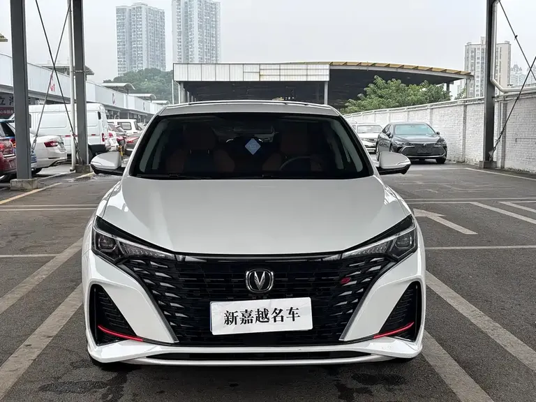 Changan Eado Smooth Enjoyment PLUS Blue Whale NE 1.4 T GDI DCT Distinguished
