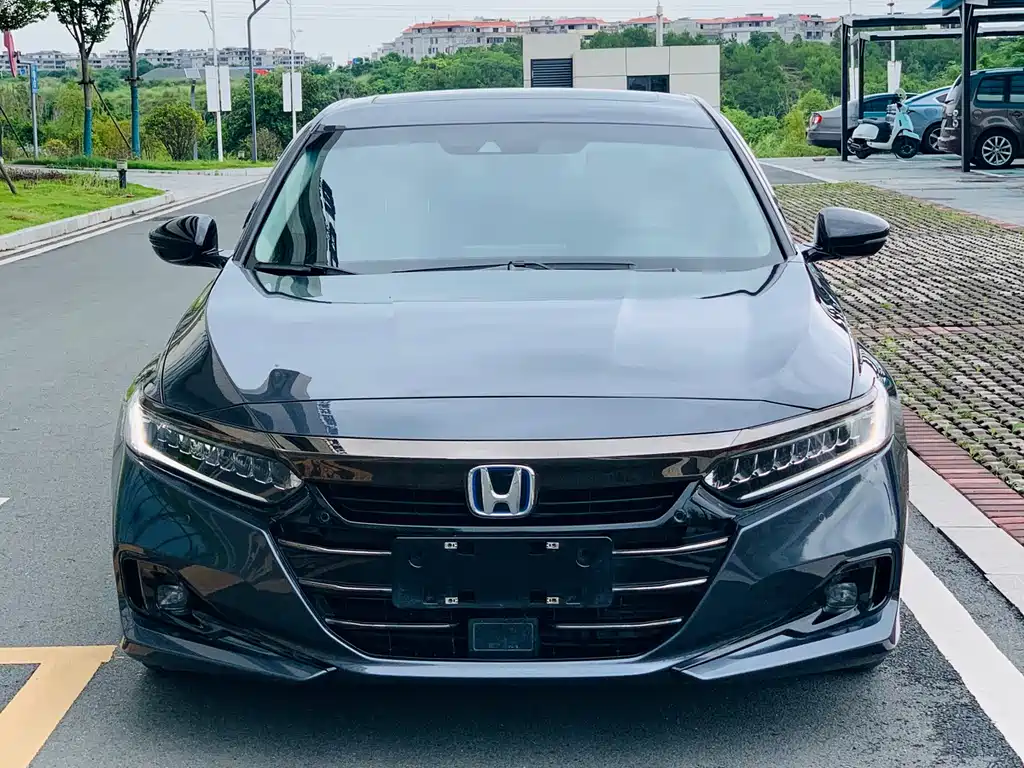 Accord Sharp· Hybrid 2.0 L Phantom Night · Sharp Smart