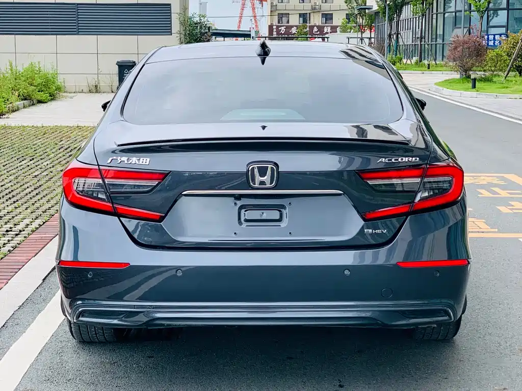 Accord Sharp· Hybrid 2.0 L Phantom Night · Sharp Smart