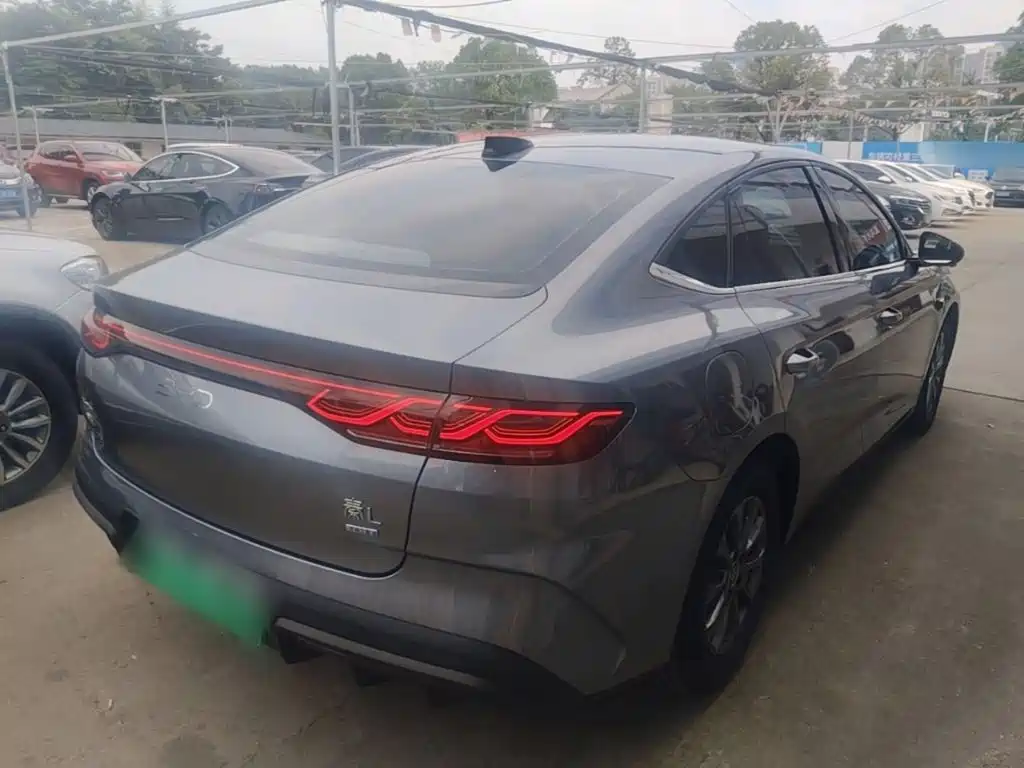 Qin L DM-i Smart Drive 80 KM Leading