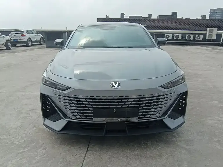 Changan UNI-V 1.5 T Sport
