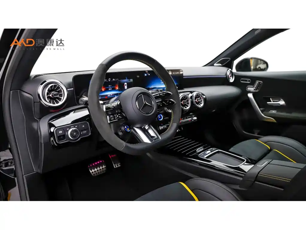 Mercedes-Benz A-Class AMG (Import) 奔驰A45/2.0 T/24款/Ｓ 改款 4 MATIC