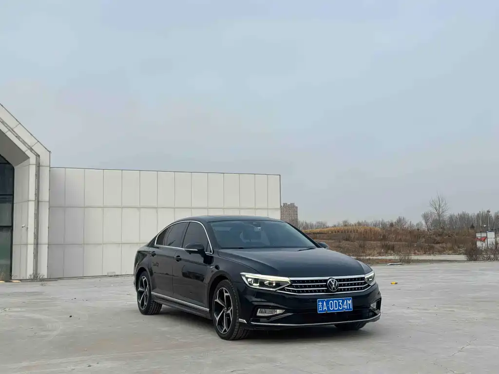 Magotan 200 10 K Commemorative 330 TSI DSG Luxury