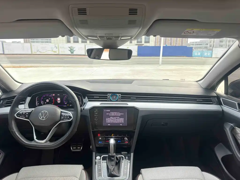 Magotan 200 10 K Commemorative 330 TSI DSG Luxury