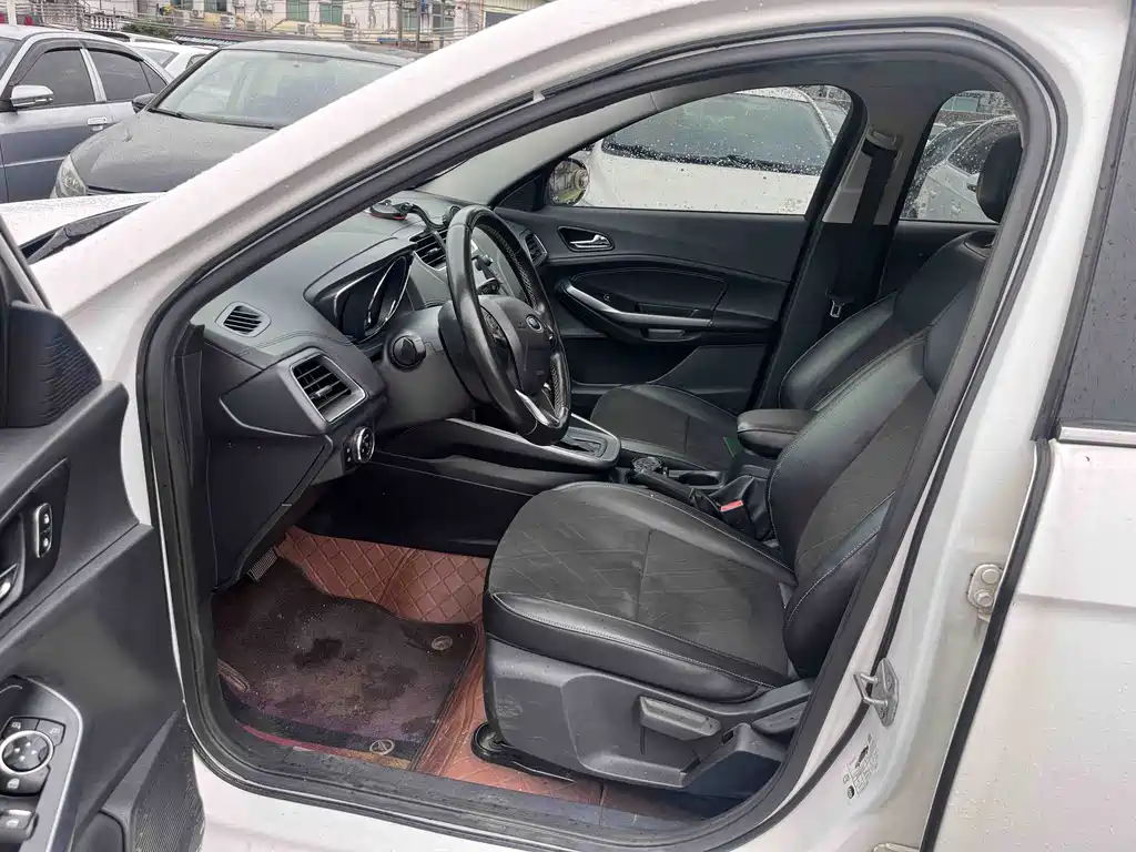 Escort Facelift 1.5 L Auto Joy CN-V