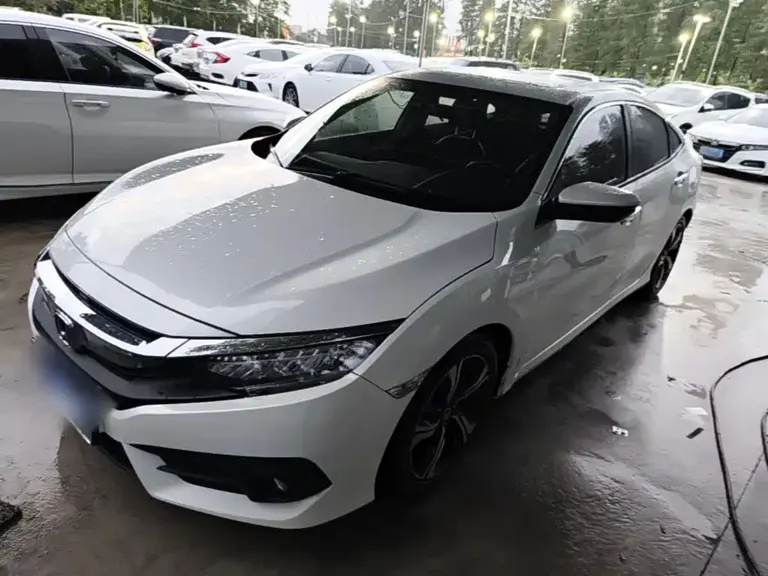 Honda Civic 220 TURBO CVT Distinguished