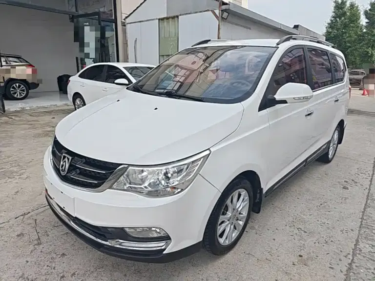 Baojun 730 1.5 L Manual Comfort 7-seat CN-V