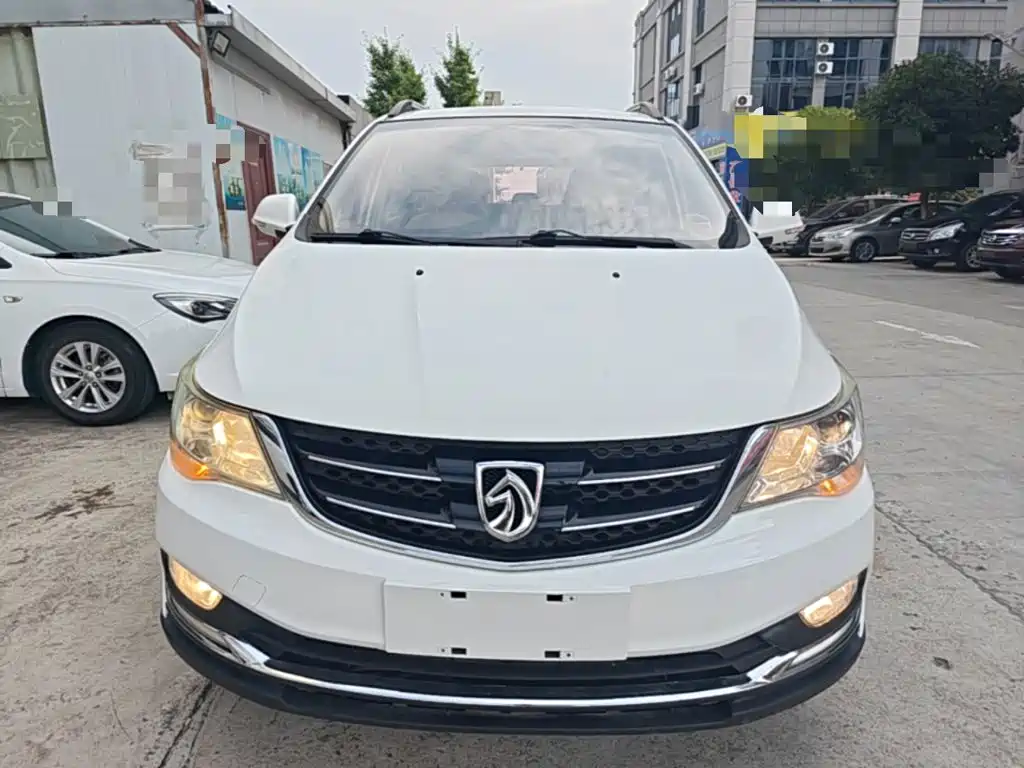 Baojun 730 1.5 L Manual Comfort 7-seat CN-V