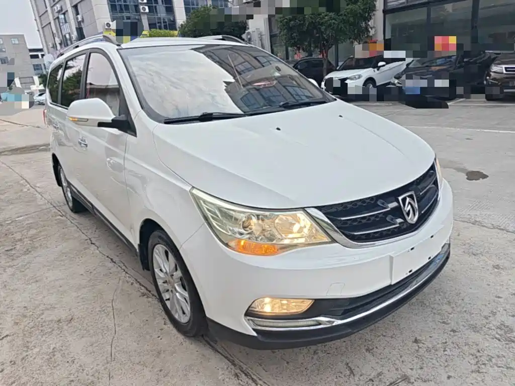 Baojun 730 1.5 L Manual Comfort 7-seat CN-V