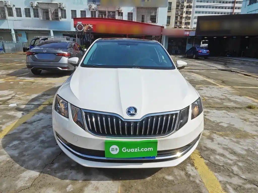 Octavia TSI230 DSG Luxury