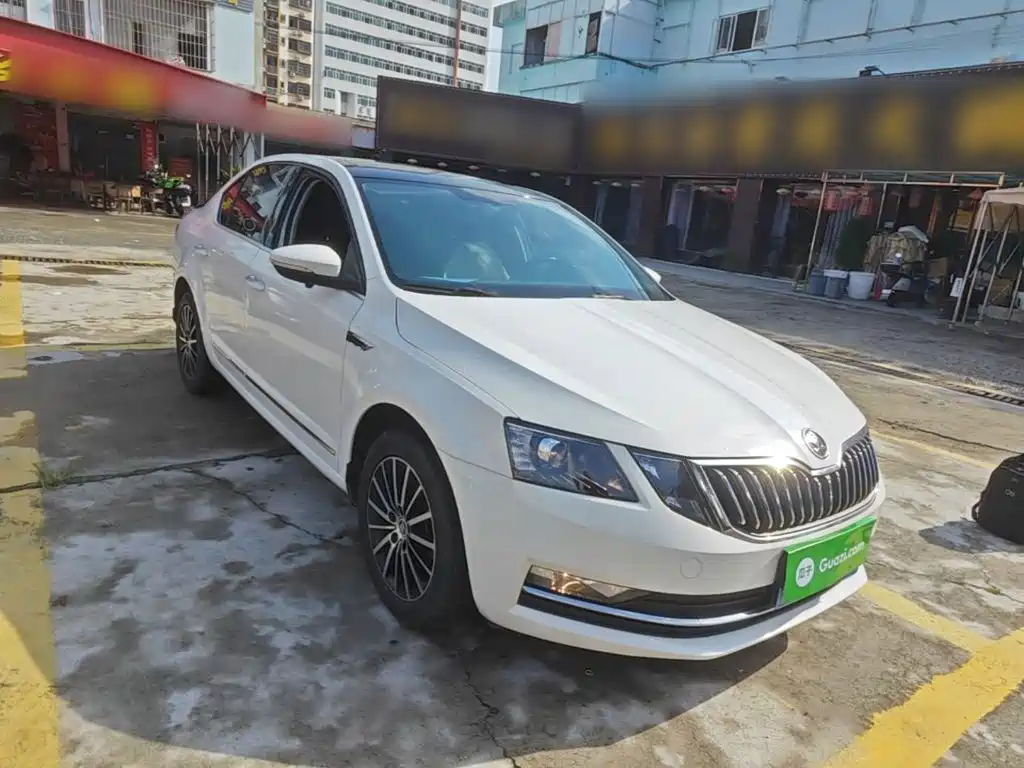 Octavia TSI230 DSG Luxury