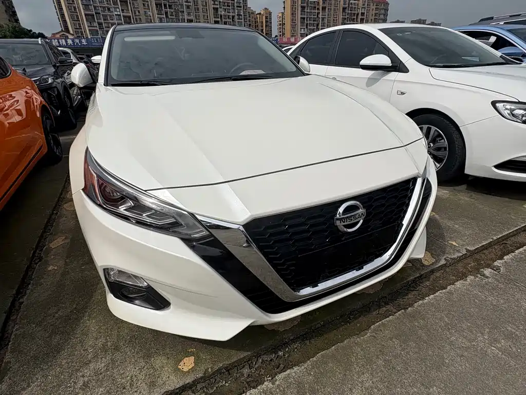Teana 2.0 L XE Fashion