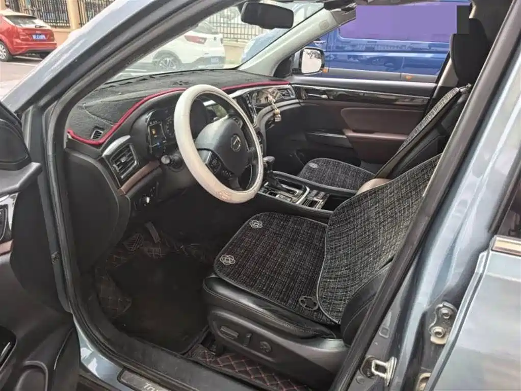 GAC Trumpchi GS8 320 T 2 WD Luxury Connected (7-seat)