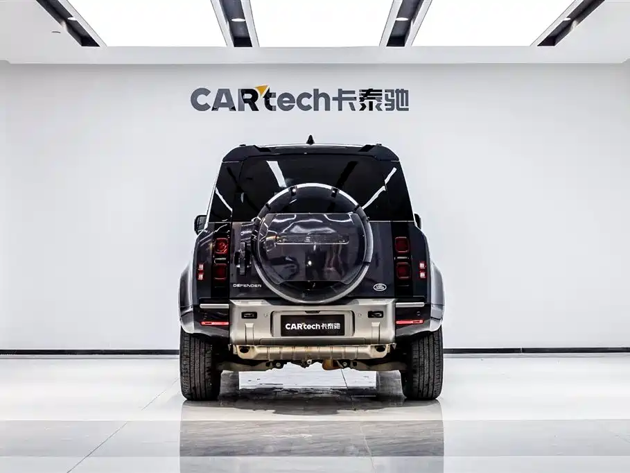 Land Rover Defender 110 3.0 T P400 X-DYNAMIC HSE
