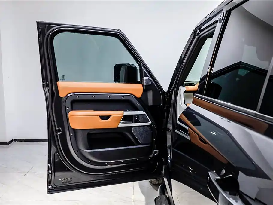 Land Rover Defender 110 3.0 T P400 X-DYNAMIC HSE