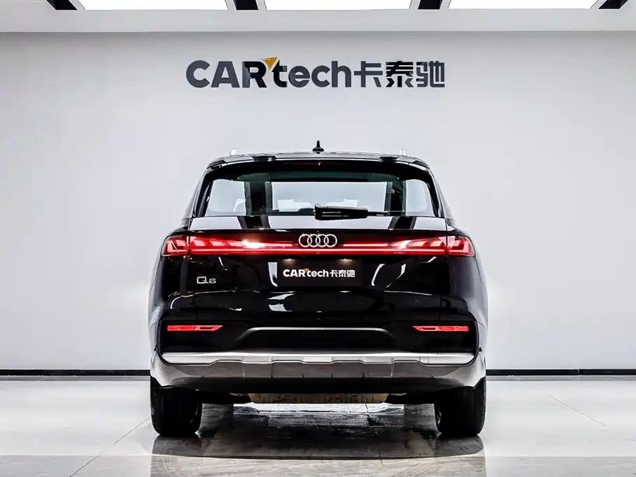 Audi Q6 40 TFSI quattro Cloud View Feather Package 7-seat