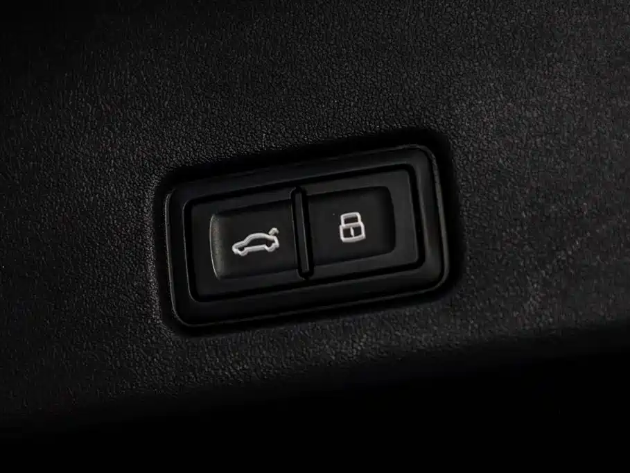 Audi Q6 40 TFSI quattro Cloud View Feather Package 7-seat