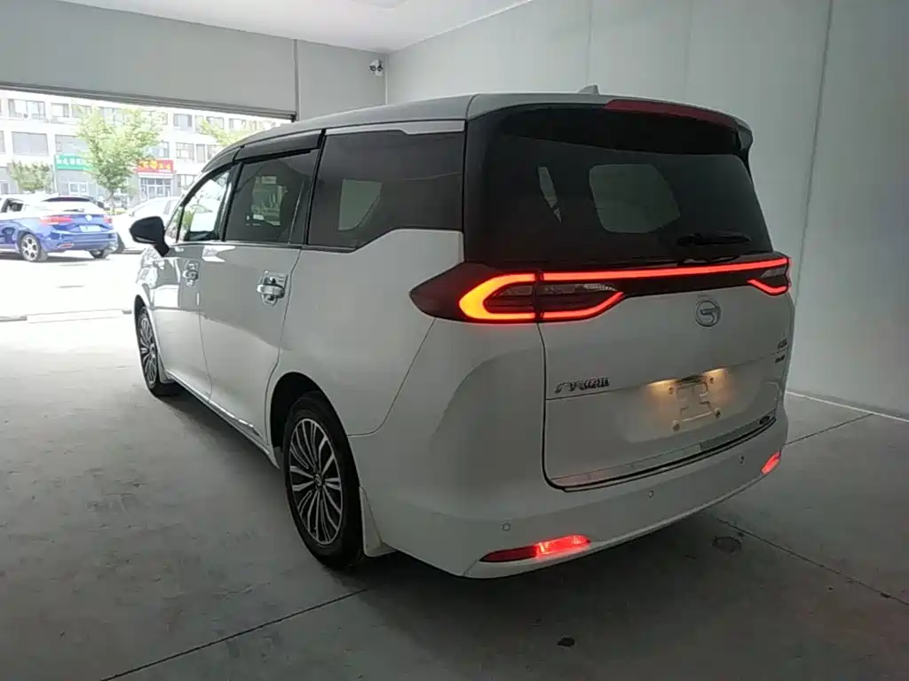 GAC Trumpchi M6 传祺M6 2021款 270 T DCT尊贵版（七座）