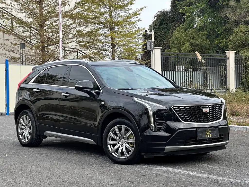 Cadillac XT4 28 T 2 WD Leading