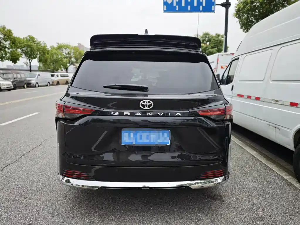 Sienna 赛那SIENNA 2025款 2.5 L 高顶定制版