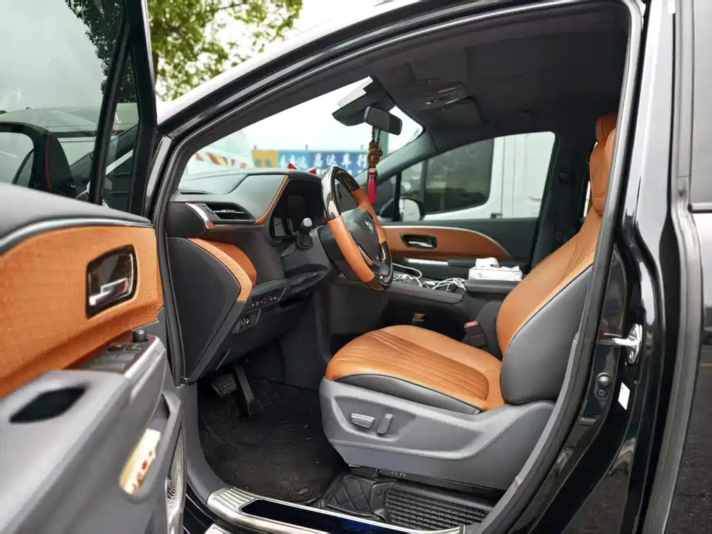 Sienna 赛那SIENNA 2025款 2.5 L 高顶定制版