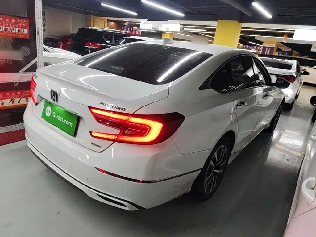 Accord Sharp· Hybrid 2.0 L Sharp Leading