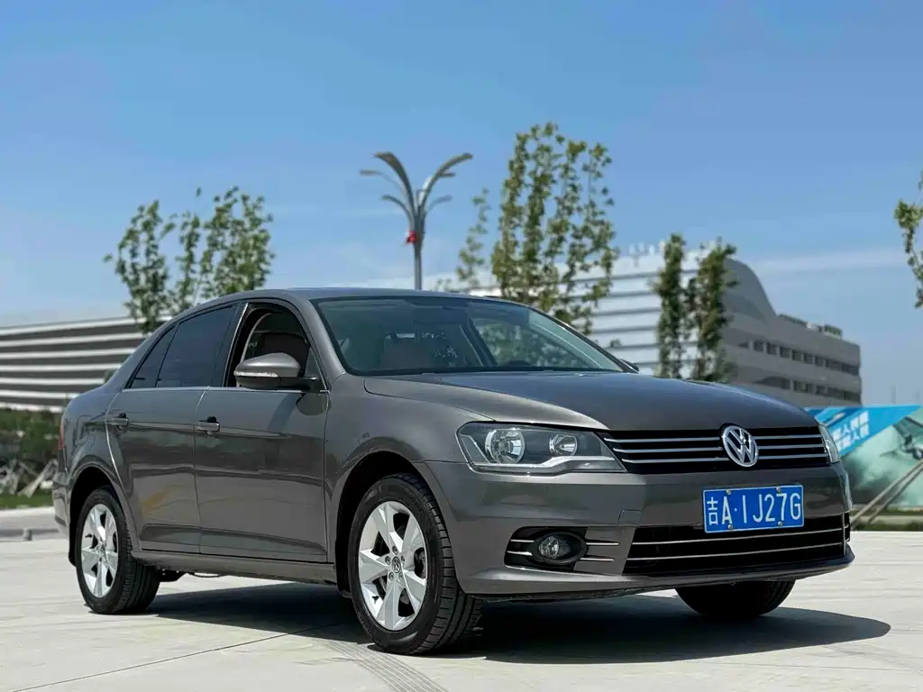 Bora 1.6 L Auto Comfort