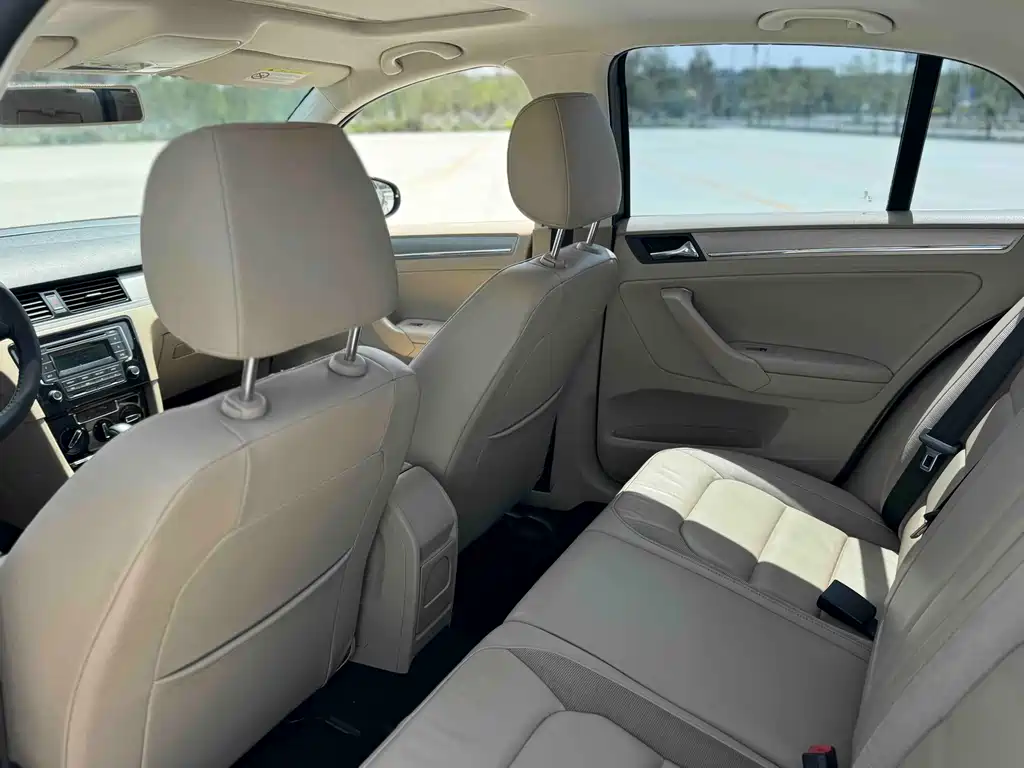 Bora 1.6 L Auto Comfort