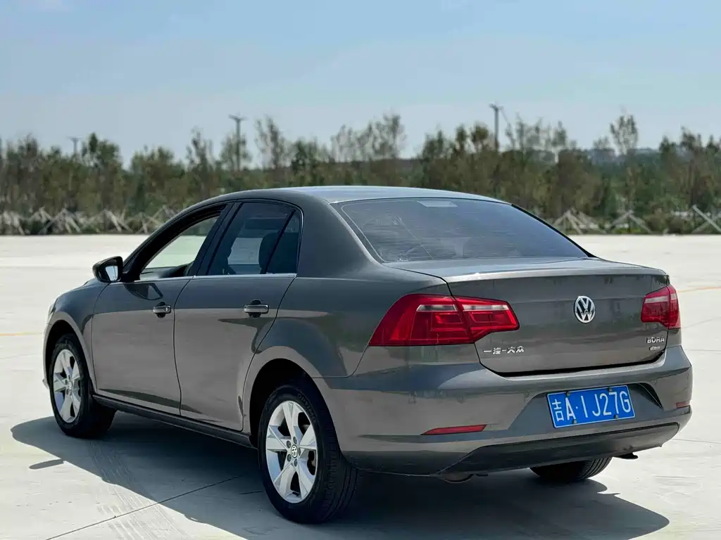 Bora 1.6 L Auto Comfort