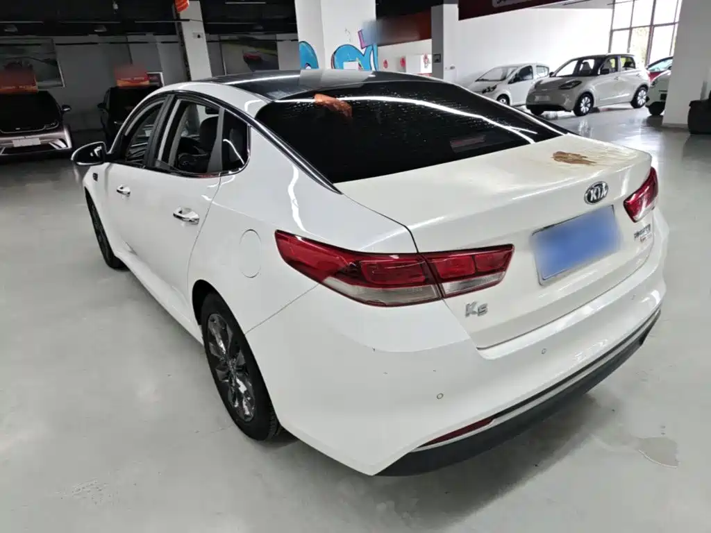 Kia K5 2.0 L Auto GLS