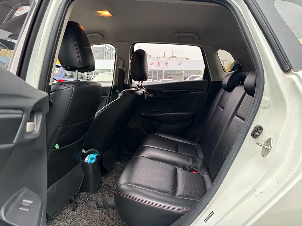 Fit 1.5 L CVT Comfort