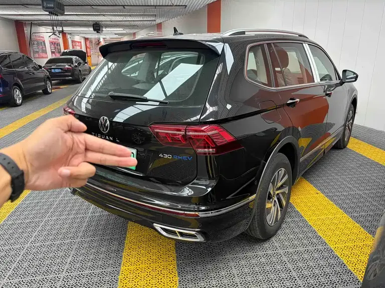Volkswagen Tiguan L NEV 途观L插电混动 2023款 430 PHEV 插电混动尊贵版
