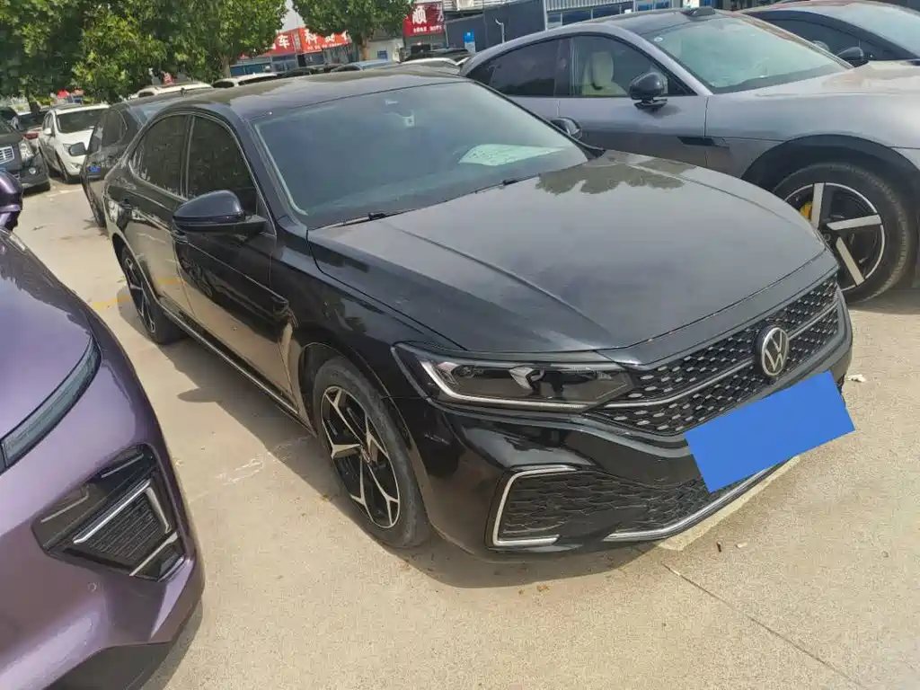 Passat Outstanding 330 TSI Elite