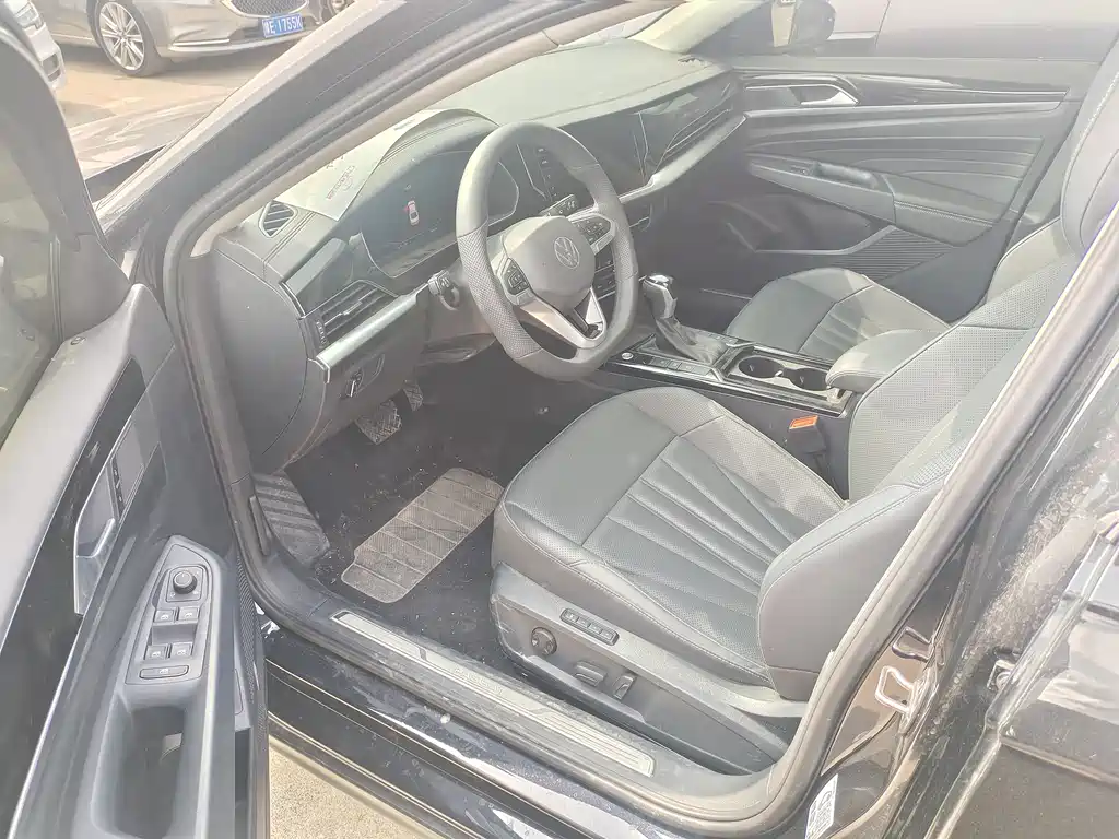 Passat Outstanding 330 TSI Elite