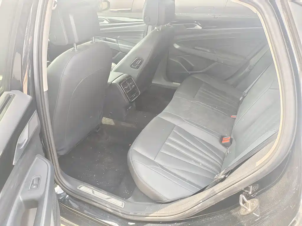 Passat Outstanding 330 TSI Elite