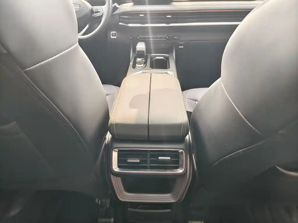 Haoyue L 2.0 T DCT Luxury