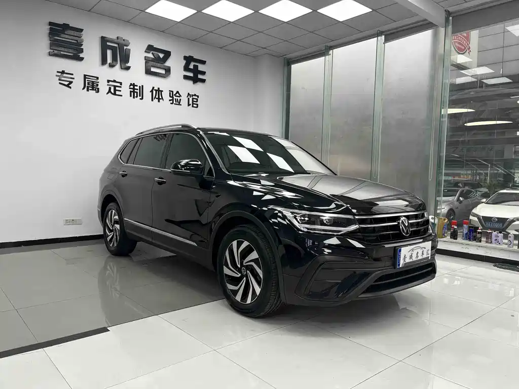 Tiguan L Outstanding 300 TSI Auto 2 WD Dragon