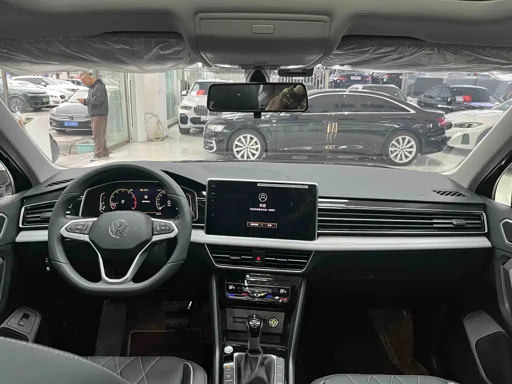 Tiguan L Outstanding 300 TSI Auto 2 WD Dragon