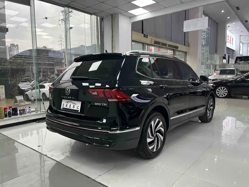 Tiguan L Outstanding 300 TSI Auto 2 WD Dragon