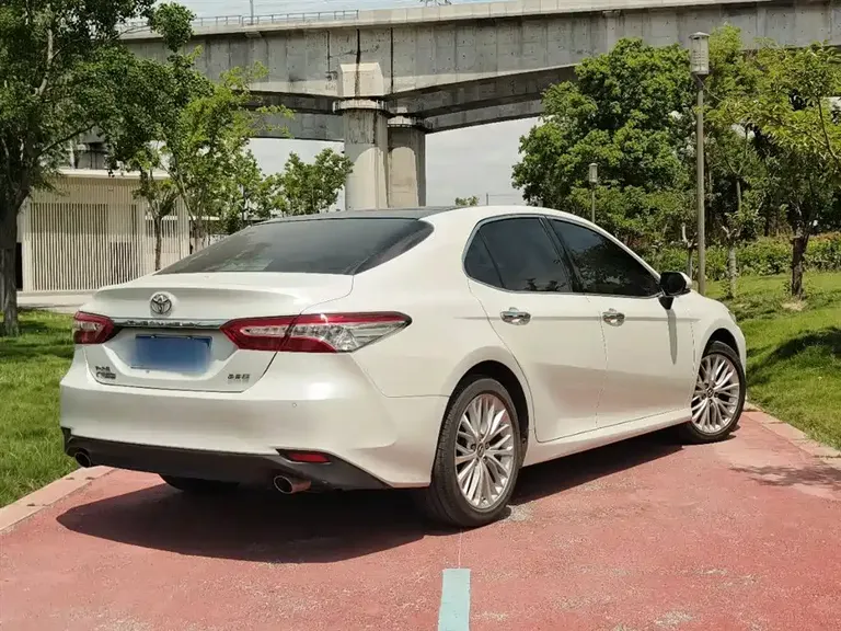 Toyota Camry 2.5 G Luxury