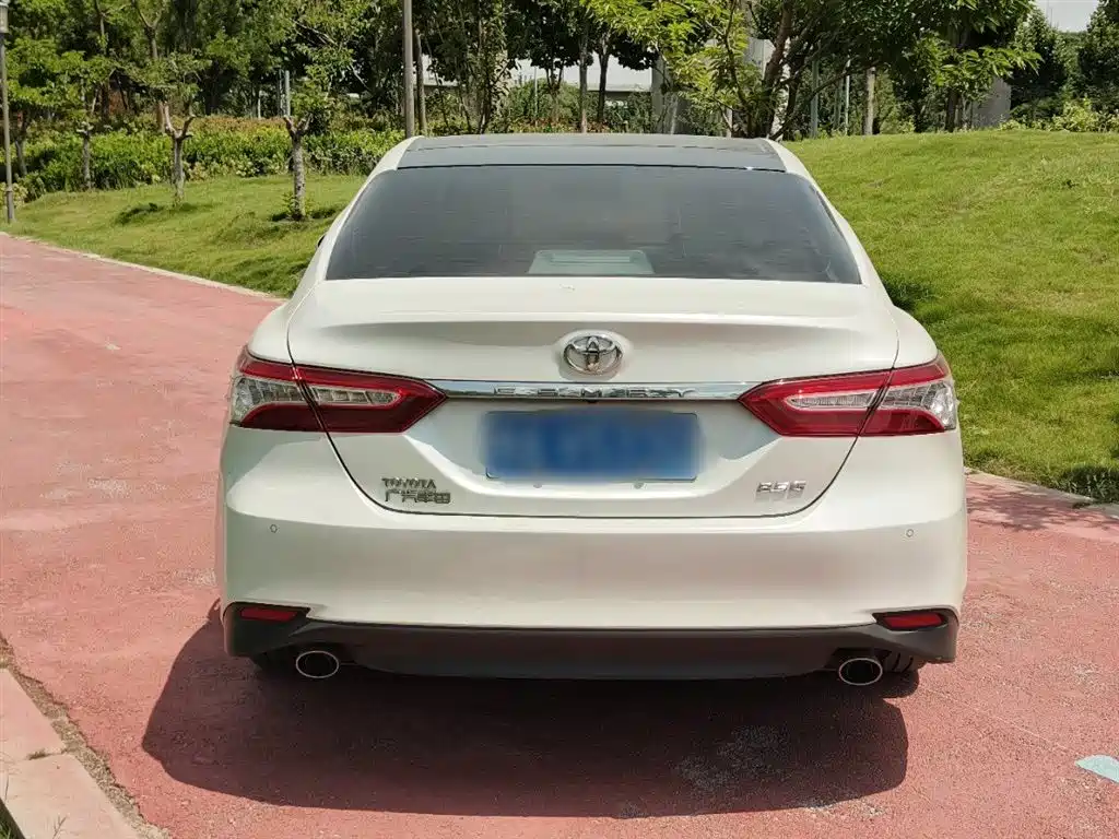 Camry 2.5 G Luxury